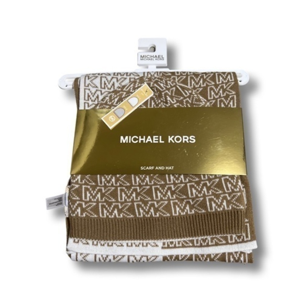 Michael Kors Hat Beanie And Scarf Set NWT